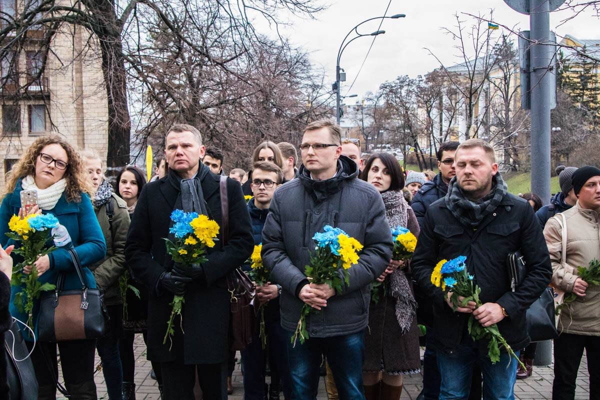 К мемориалу Героев Небесной сотни пришли представители украинской диаспоры из 22 стран 