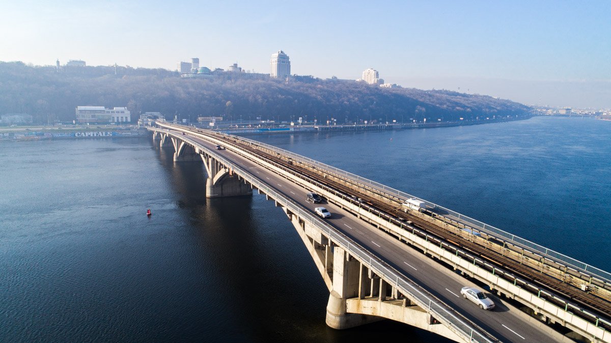 Вид с левого берега Киева