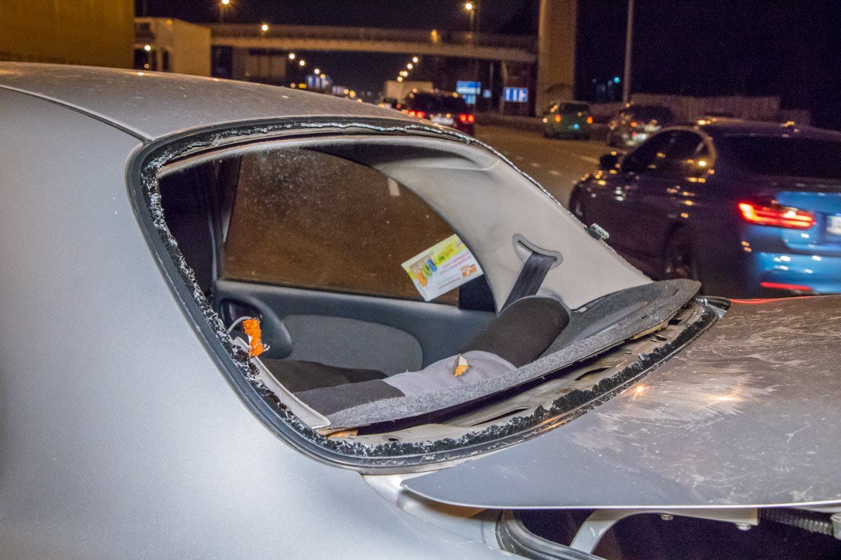 Водителя Daewoo Lanos выкинуло через заднее стекло