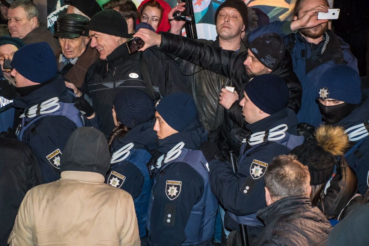 На Майдане произошла драка На Майдане произошла драка