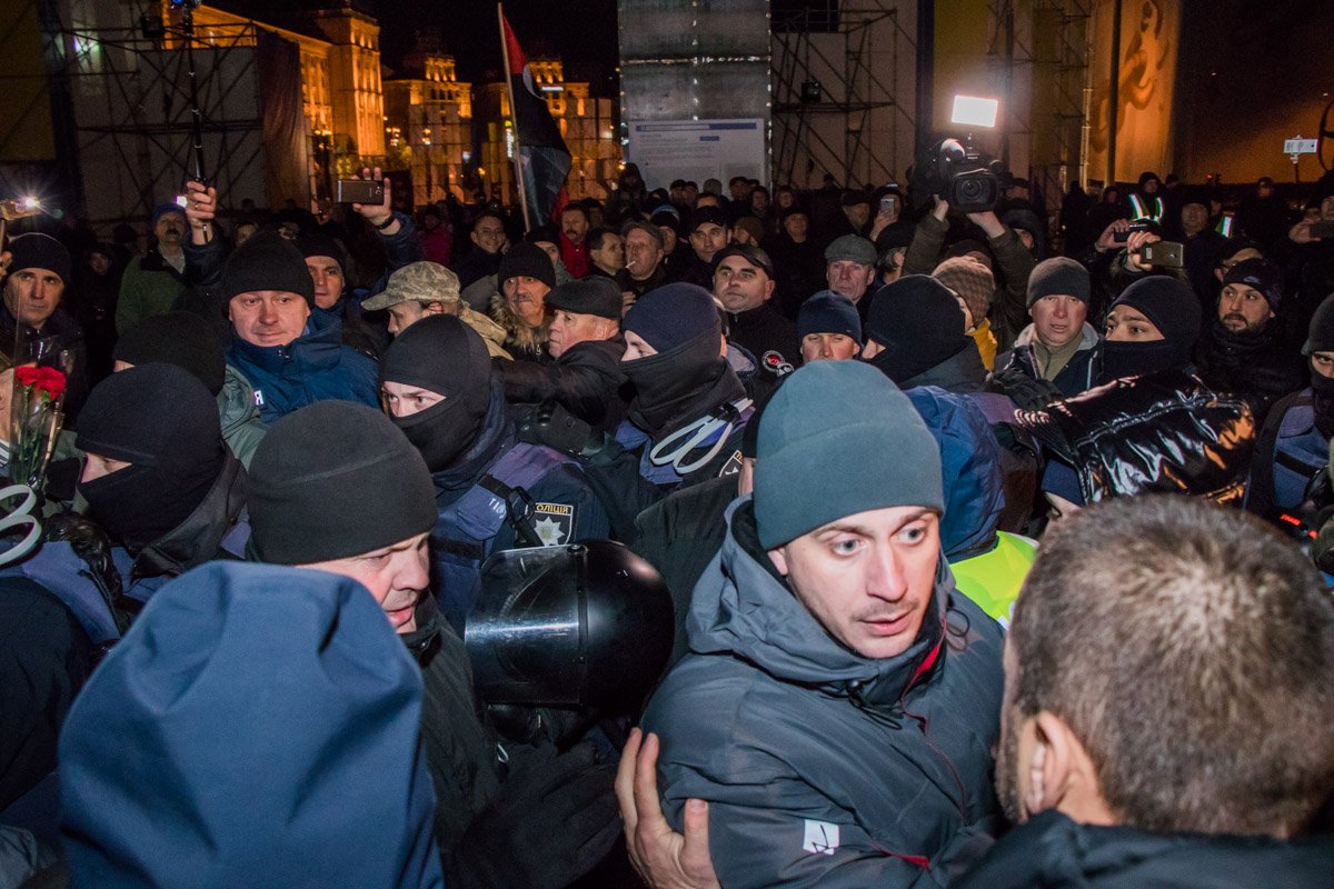 Митингующие и полиция не смогли найти общий язык Митингующие и полиция не смогли найти общий язык