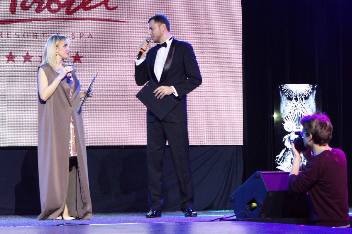 Ведущая шоу - Лилия Ребрик