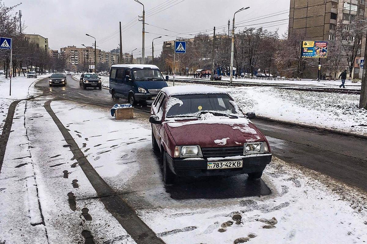 На Борщаговке Lada сбила ребенка на пешеходном переходе