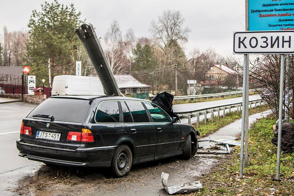 Происшествие произошло на въезде в Козин