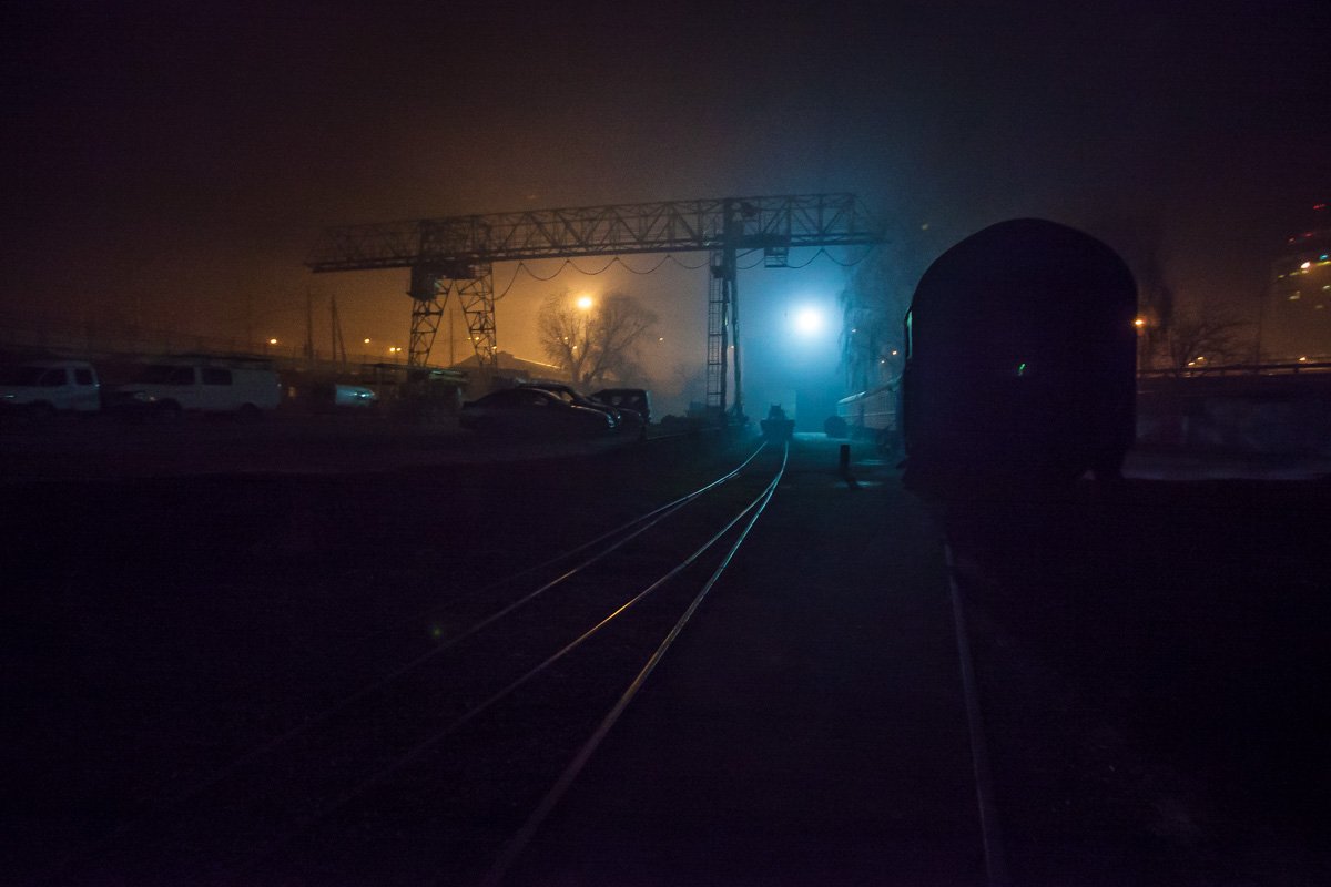 Возможно запах пошел с ж/д вокзала, где отапливают вагоны Возможно запах пошел с ж/д вокзала, где отапливают вагоны