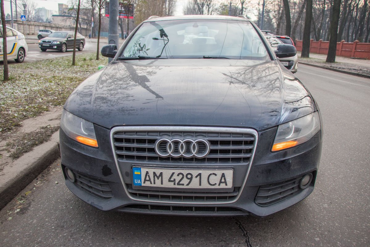 Около 9:00 на улице Дорогожицкая пешехода сбила Audi A6 Около 9:00 на улице Дорогожицкая пешехода сбила Audi A6