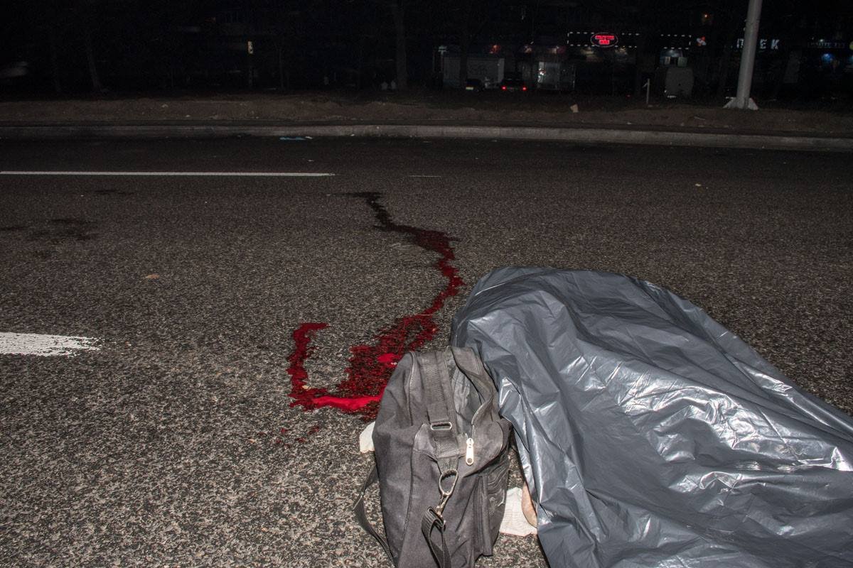 На Большой окружной пешеход погиб под колесами авто На Большой окружной пешеход погиб под колесами авто