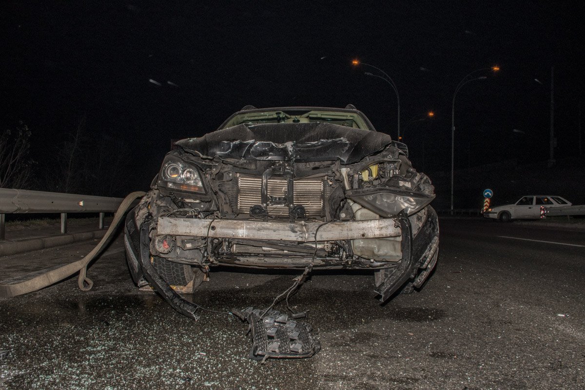 Внедорожник влетел "в зад" Kia