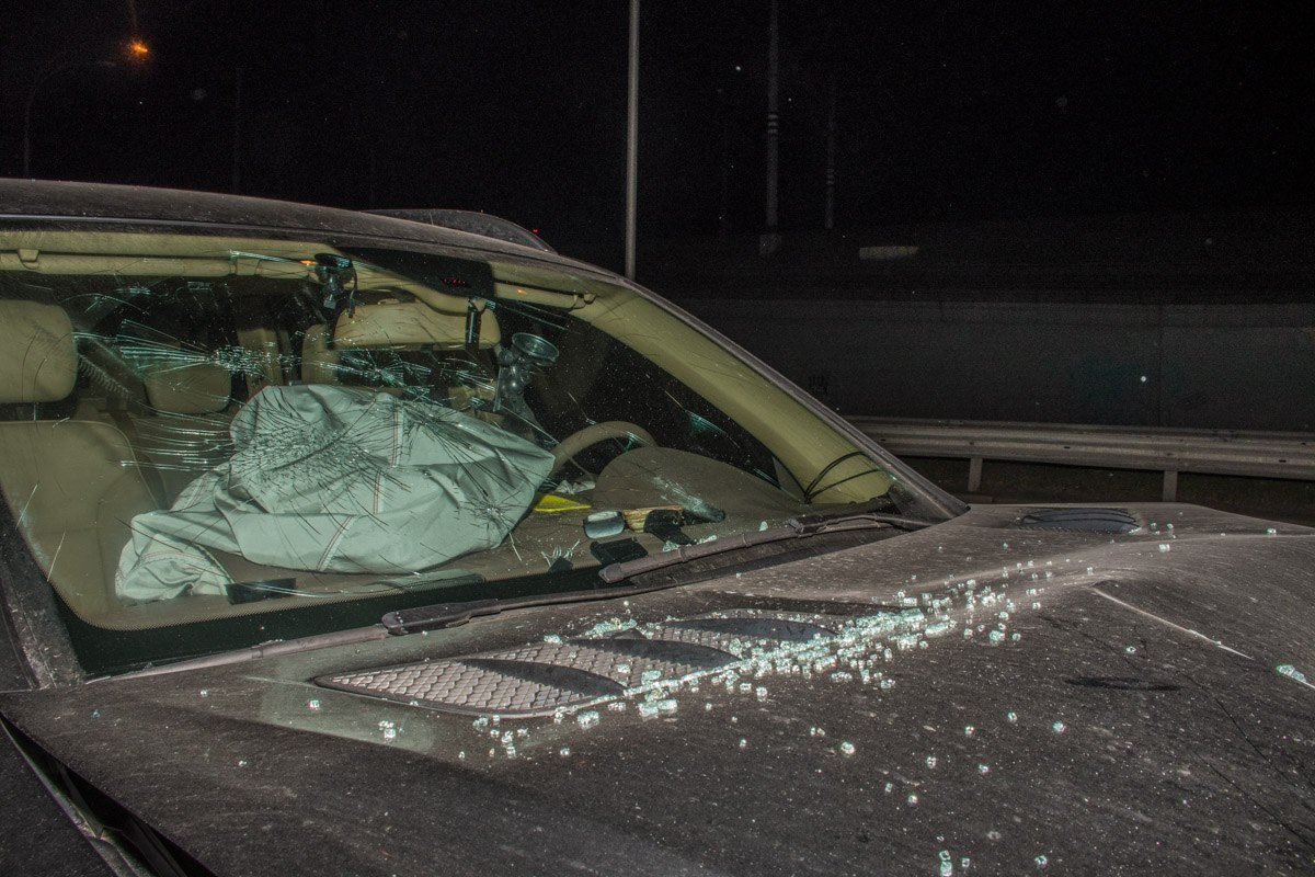 В машинах сработали подушки безопасности 