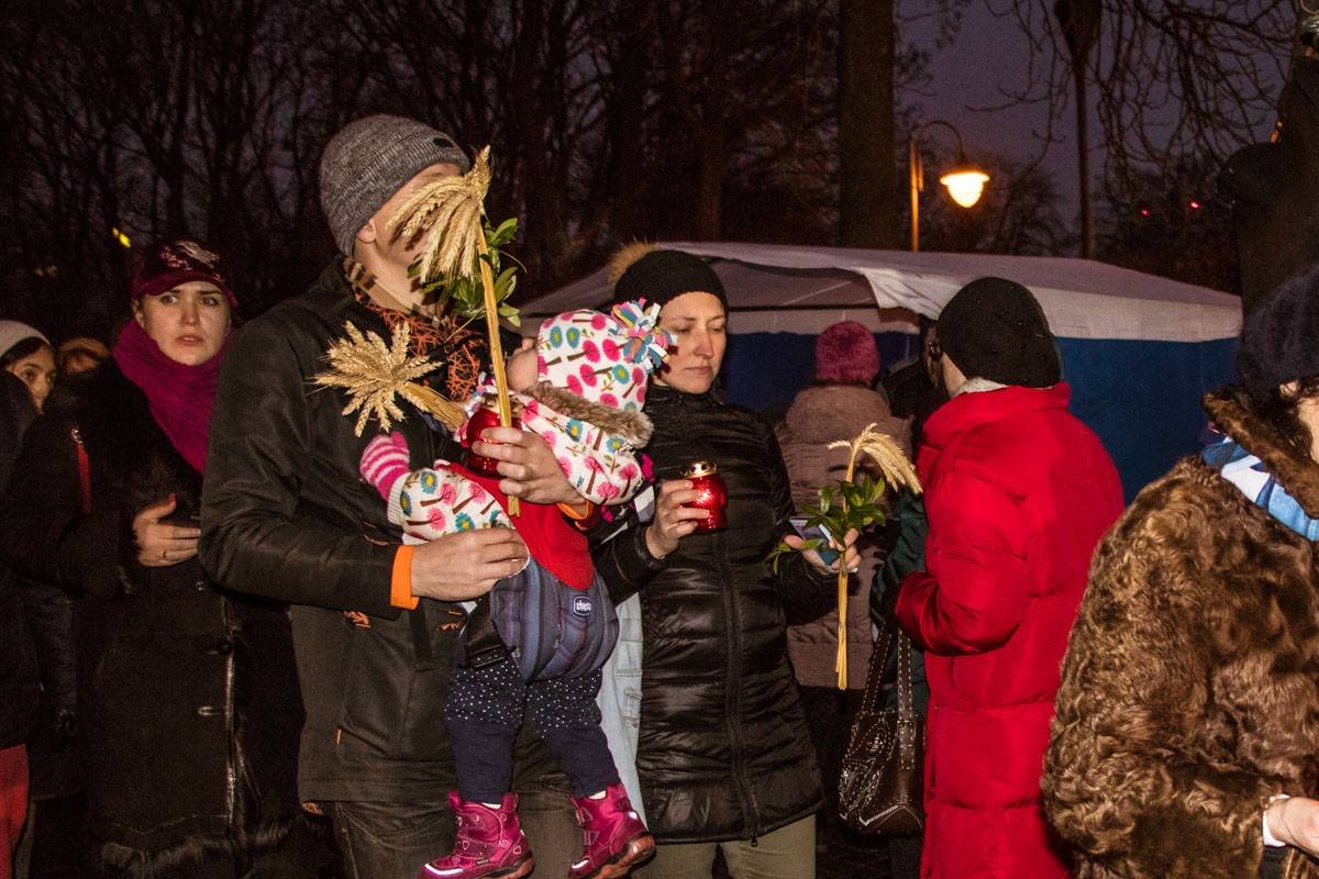 На акцию пришли несколько сотен киевлян