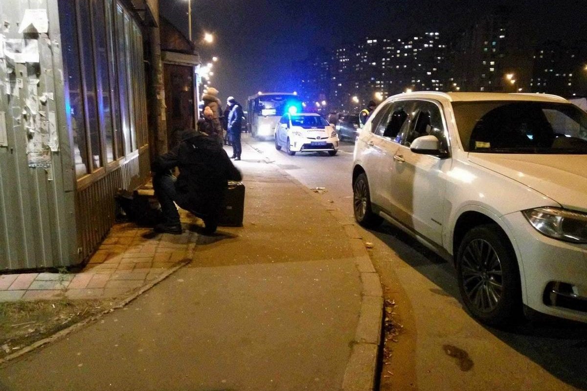 Мужчина сопротивлялся нападающим и отстреливался 