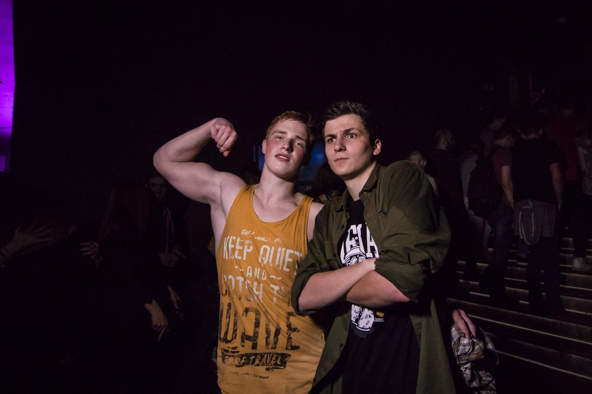 Некоторые решили продемонстрировать свои формы