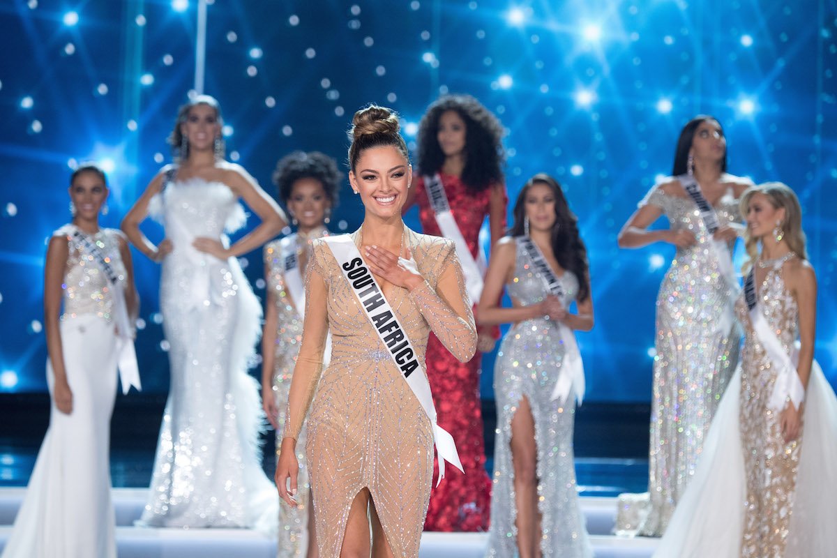 Из них судьи выбрали 16 лучших Из них судьи выбрали 16 лучших