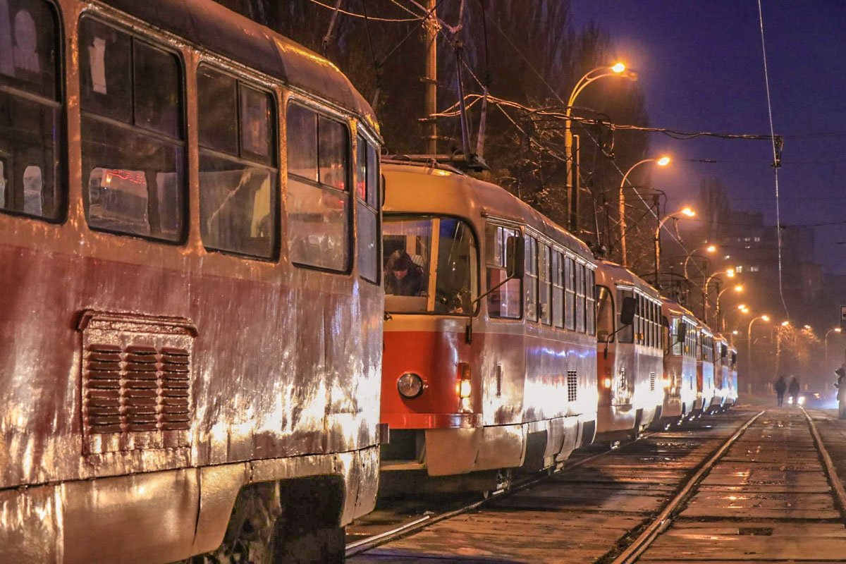 Из-за ДТП остановилось движение трамваев №14 и 15 