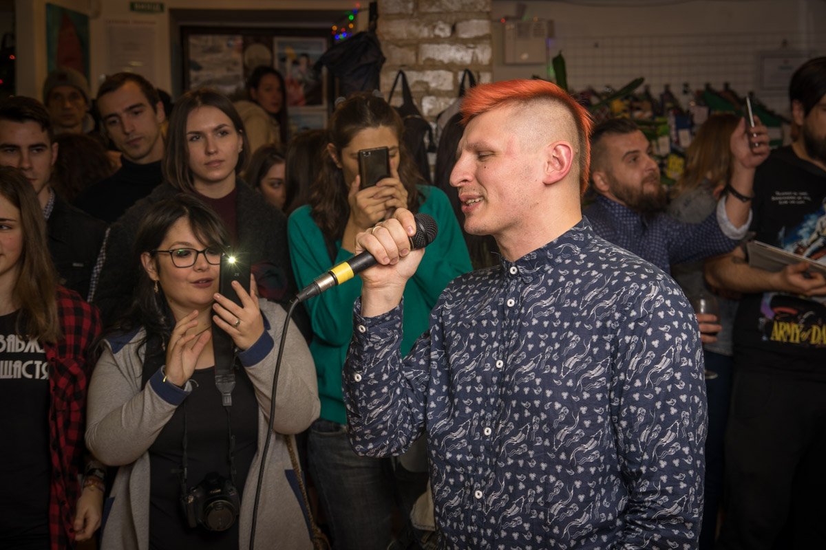 Кроме аукциона гостей ждали звездные выступления и неформальное общение с артистами 