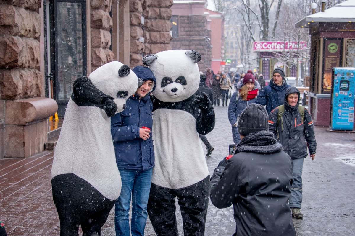 Когда идет снег, мы снова чувствуем себя детьми