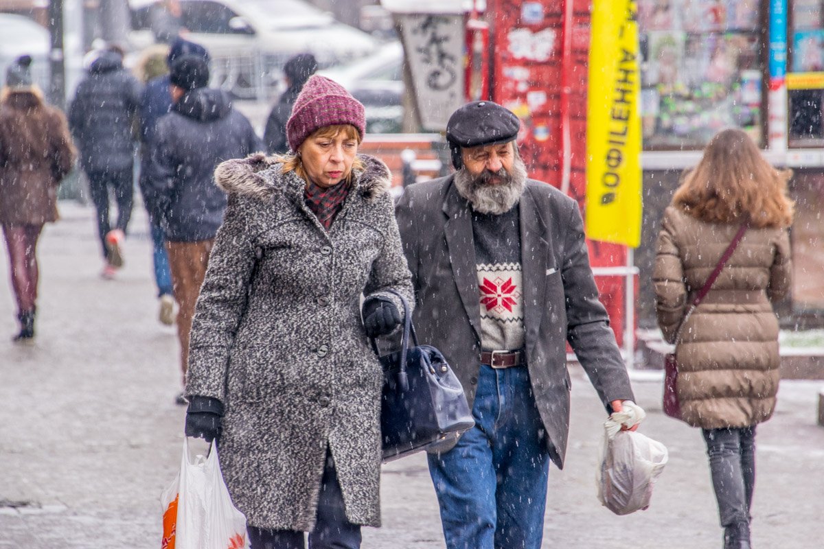 Хоть на улице холодно, некоторые не спешат утепляться