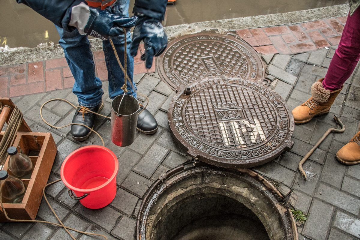 Такие проверки "Киевводоканал" проводит два-три раза в месяц. Такие проверки "Киевводоканал" проводит два-три раза в месяц.