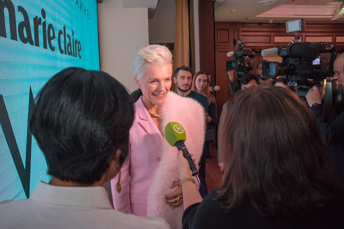 Ее младший сын Кимбал владеет сетью ресторанов The Kitchen, дочь Тоска — голливудский режиссер и продюсер, а второй сын Илон — один из самых известных предпринимателей планеты