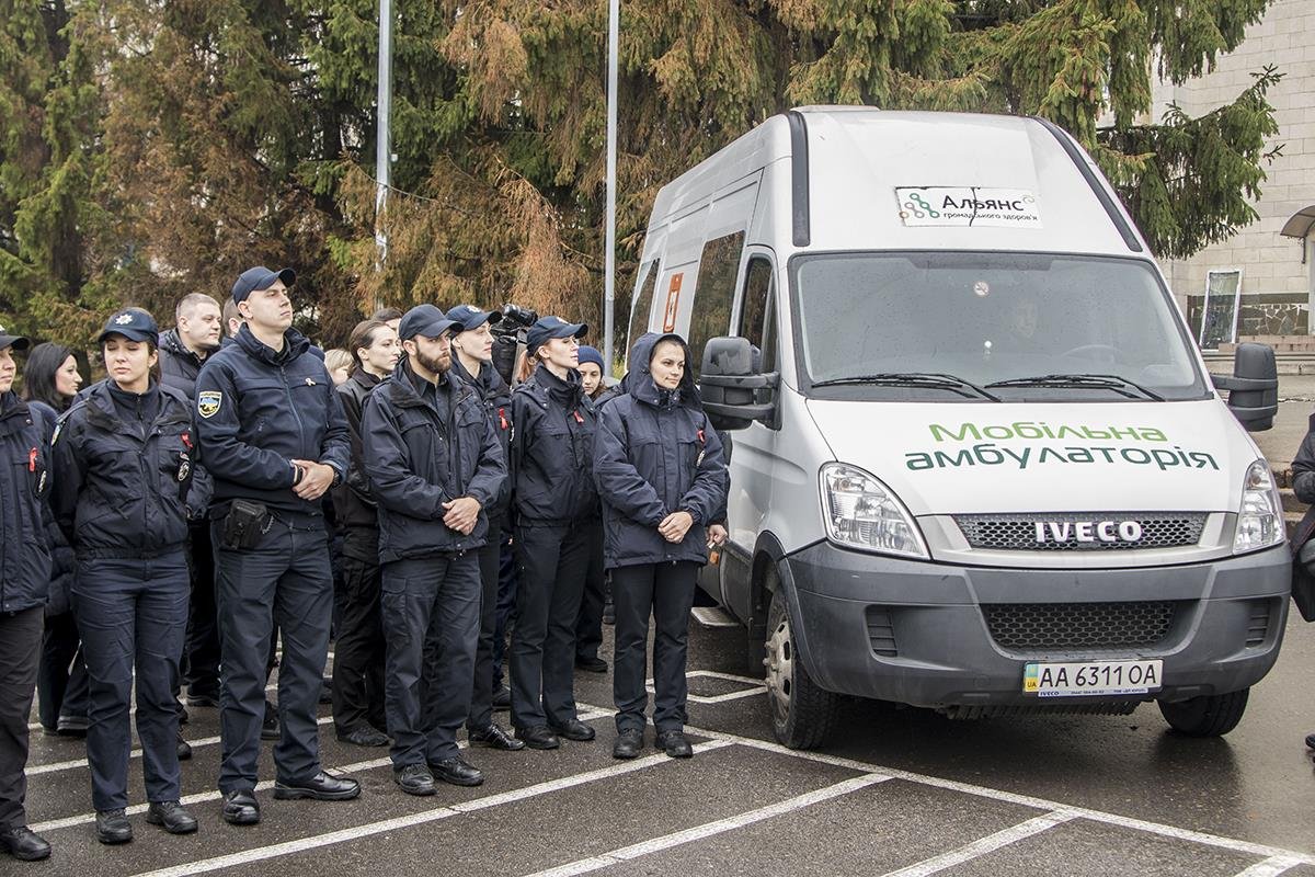 Экспресс-тест правоохранители прошли в передвижной лаборатории 