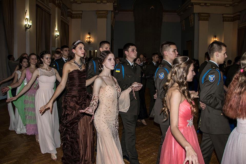 В лицее имени Богуна прошел ежегодный бал 