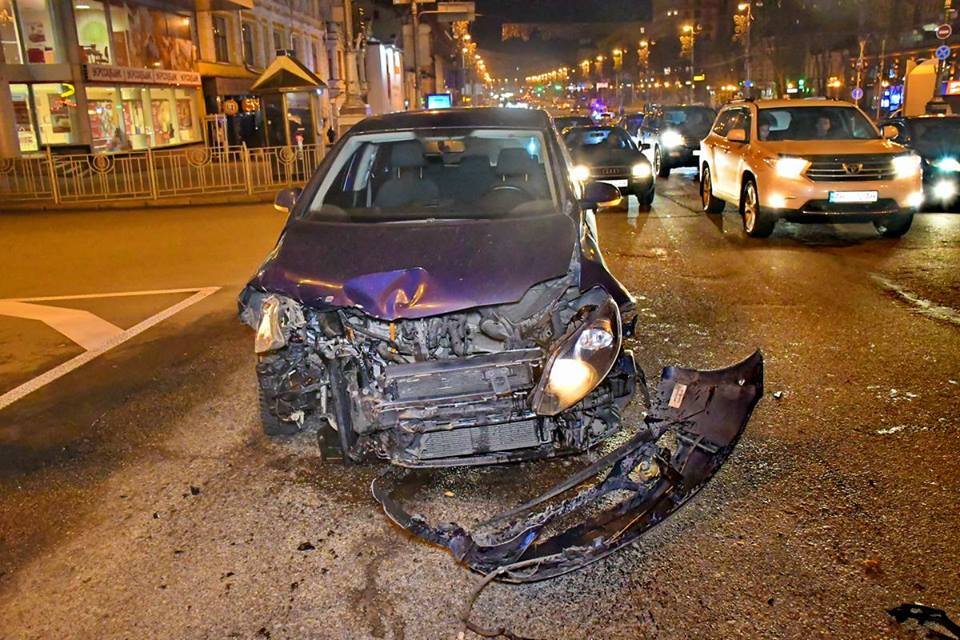 Водитель украинского Volkswagen хотел проскочить в неположенном месте Водитель украинского Volkswagen хотел проскочить в неположенном месте