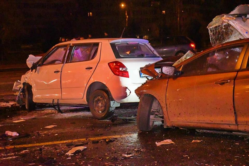 ДТП произошло в ночь на 2 ноября перед мостом Патона