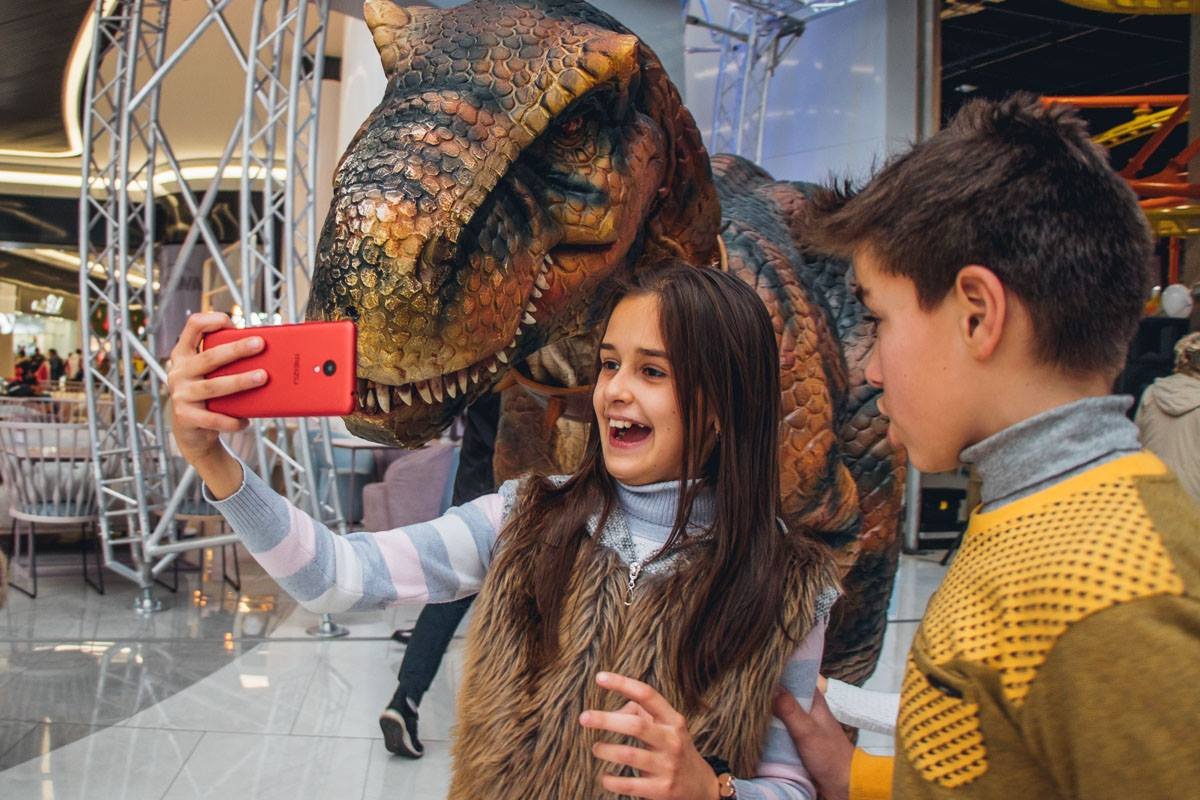 Очередной селфи с динозавром