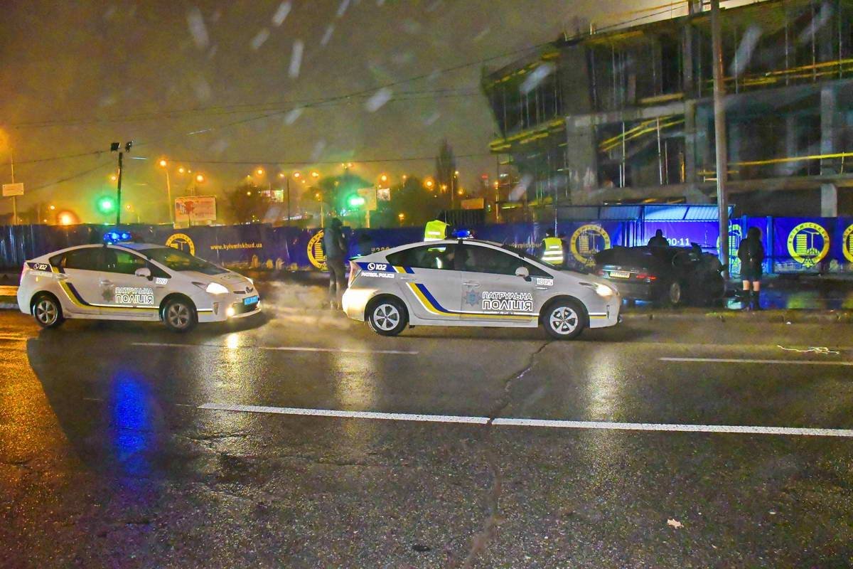 Полиция устанавливает все обстоятельства ДТП Полиция устанавливает все обстоятельства ДТП