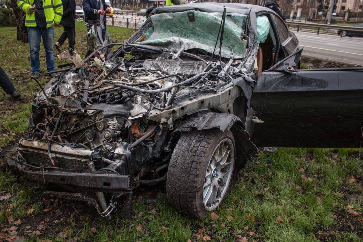 BMW и автобус по маршруту №442д BMW и автобус по маршруту №442д