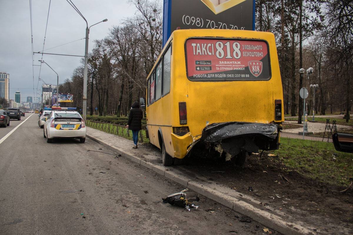Причиной аварии стал тот факт, что автомобиль BMW ехал со скоростью более 100 км/час Причиной аварии стал тот факт, что автомобиль BMW ехал со скоростью более 100 км/час