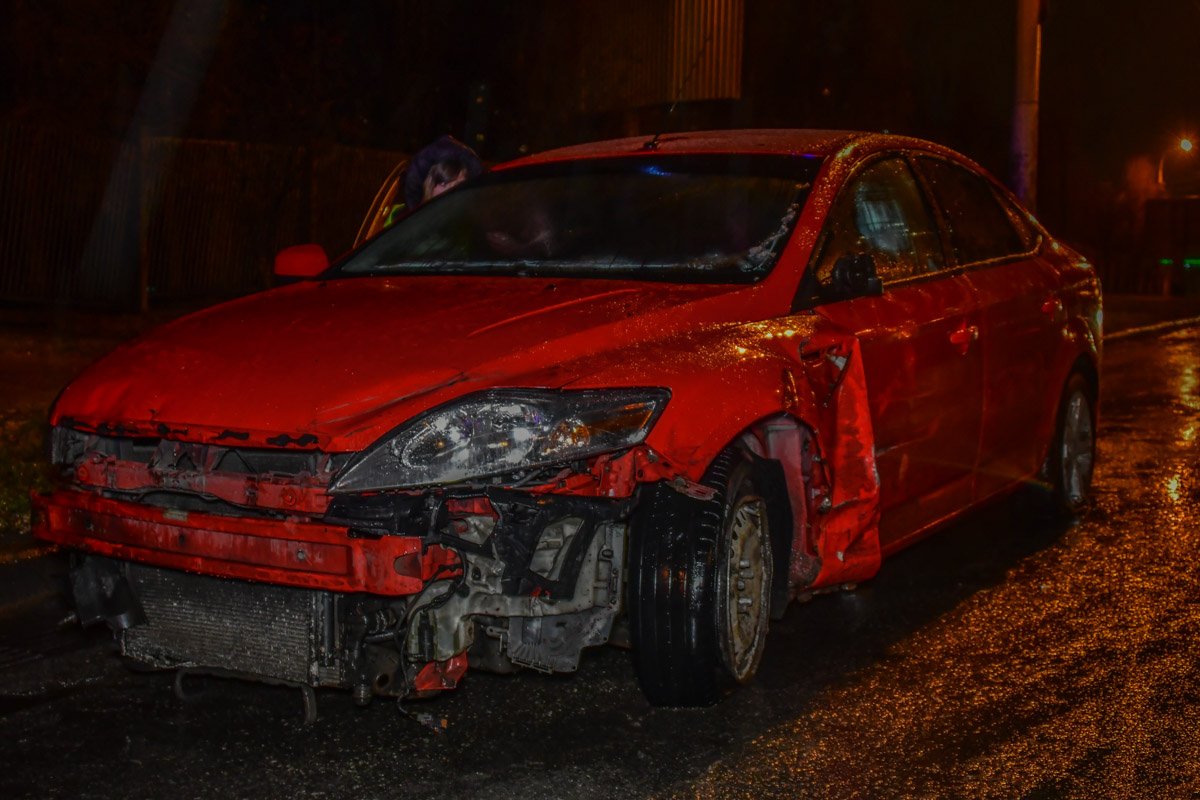 ДТП произошло 3 декабря на проспекте Космонавта Комарова