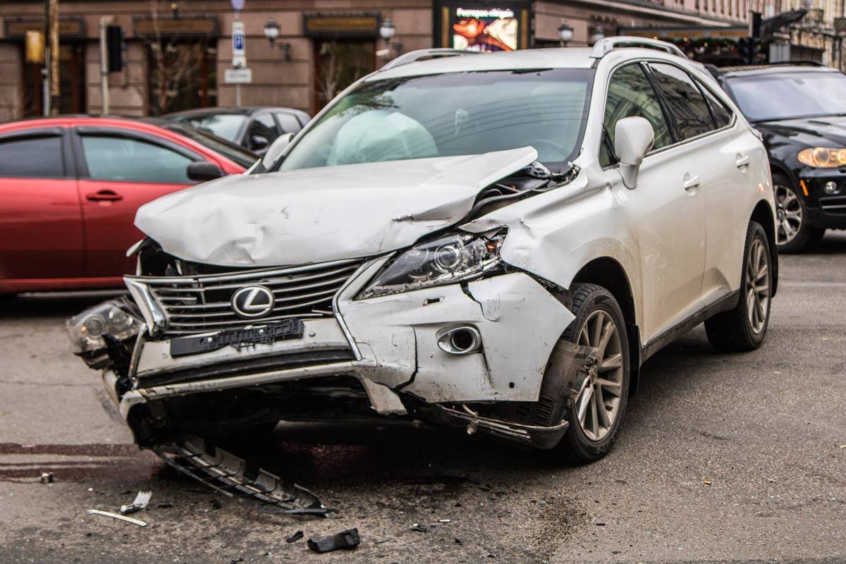 Водитель Lexus говорит, не видел регулировщика вообще 