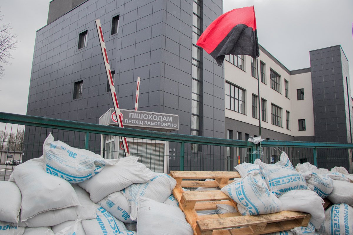 Пикетчики хотят в обед перекрыть еще один въезд Пикетчики хотят в обед перекрыть еще один въезд