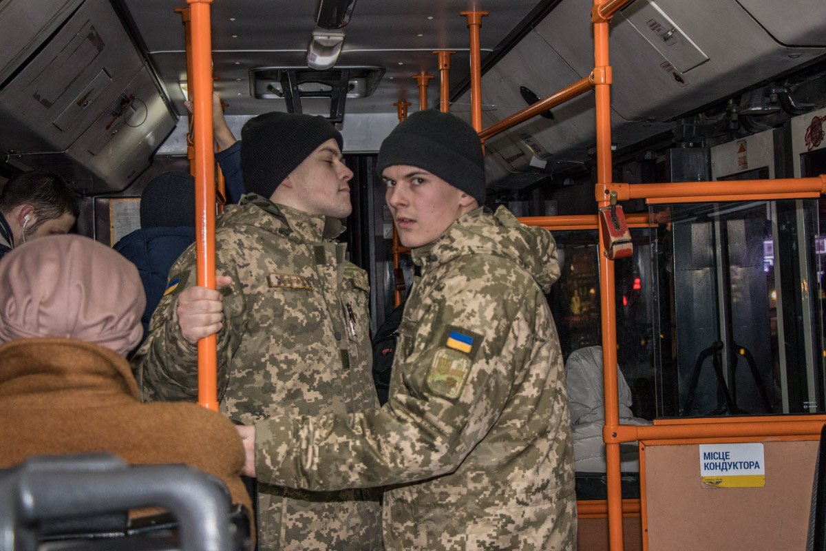 В салоне троллейбуса