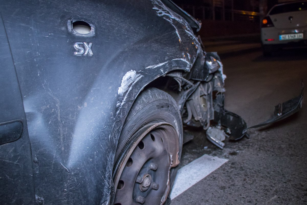 Водитель и пассажир черной машины не пострадали 