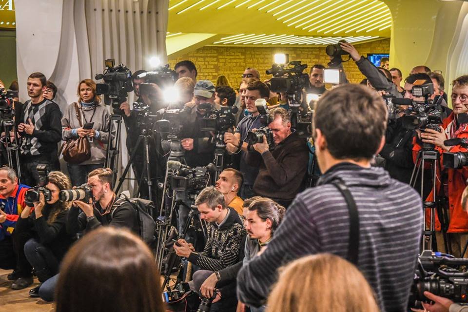 После показа фильма представители СМИ имели возможность пообщаться с авторами киноленты 