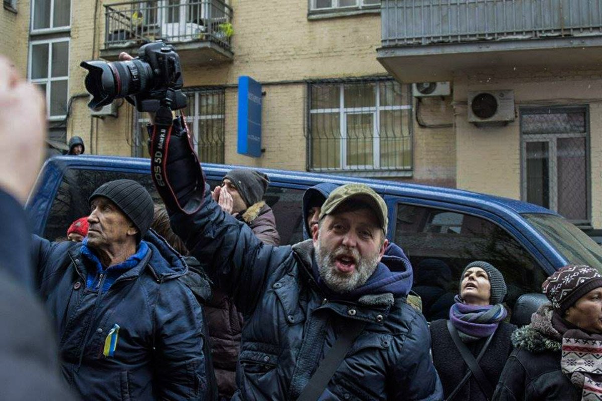 В центре Киева на крыше пытаются задержать Саакашвили: подробности 10