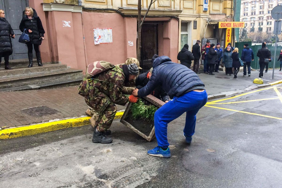 В центре Киева на крыше пытаются задержать Саакашвили: подробности 13