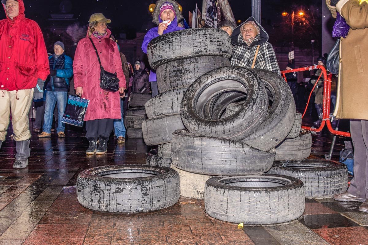 Не забыли принести и покрышки