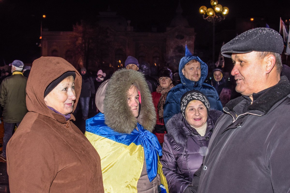Наталья из Луганска (слева) узнала о митинге из новостей