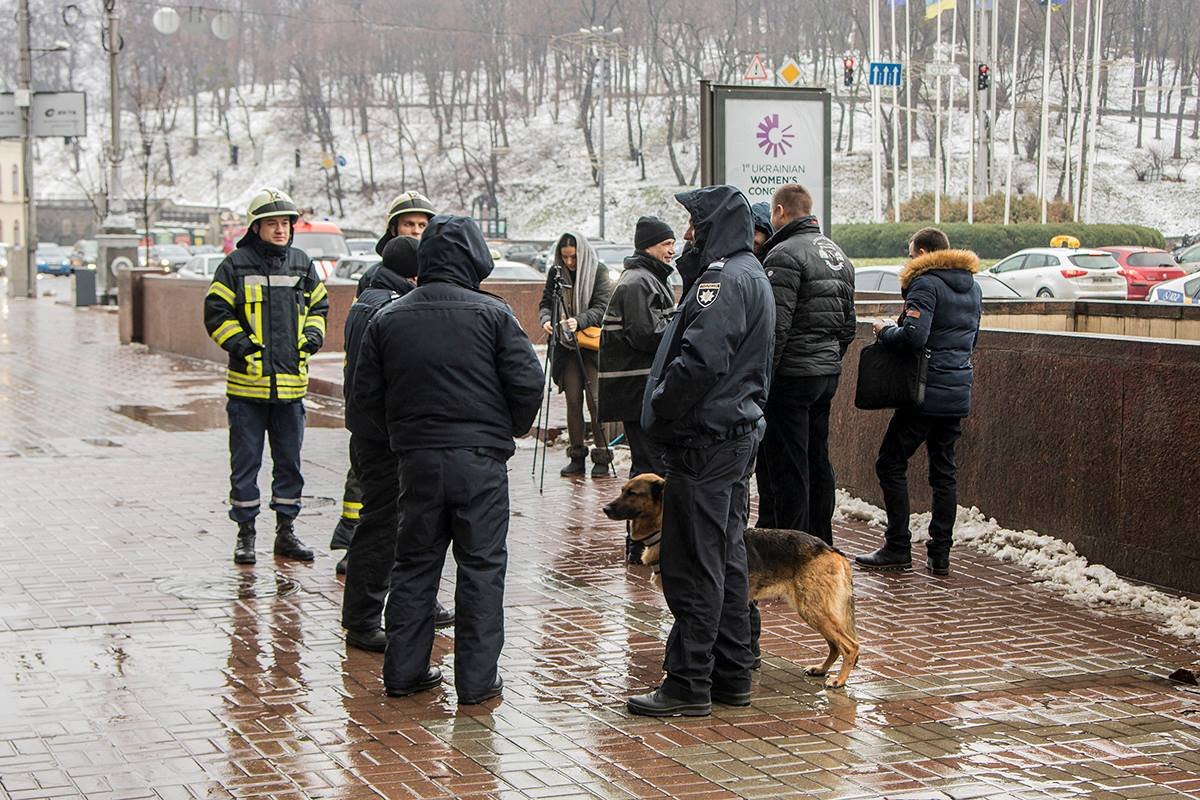В полицию сообщили о минировании по адресу Крещатик, 6 В полицию сообщили о минировании по адресу Крещатик, 6