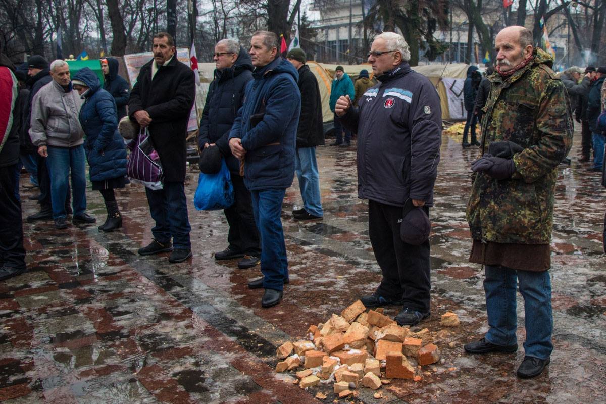 Митингующие ожидают новых провокаций Митингующие ожидают новых провокаций
