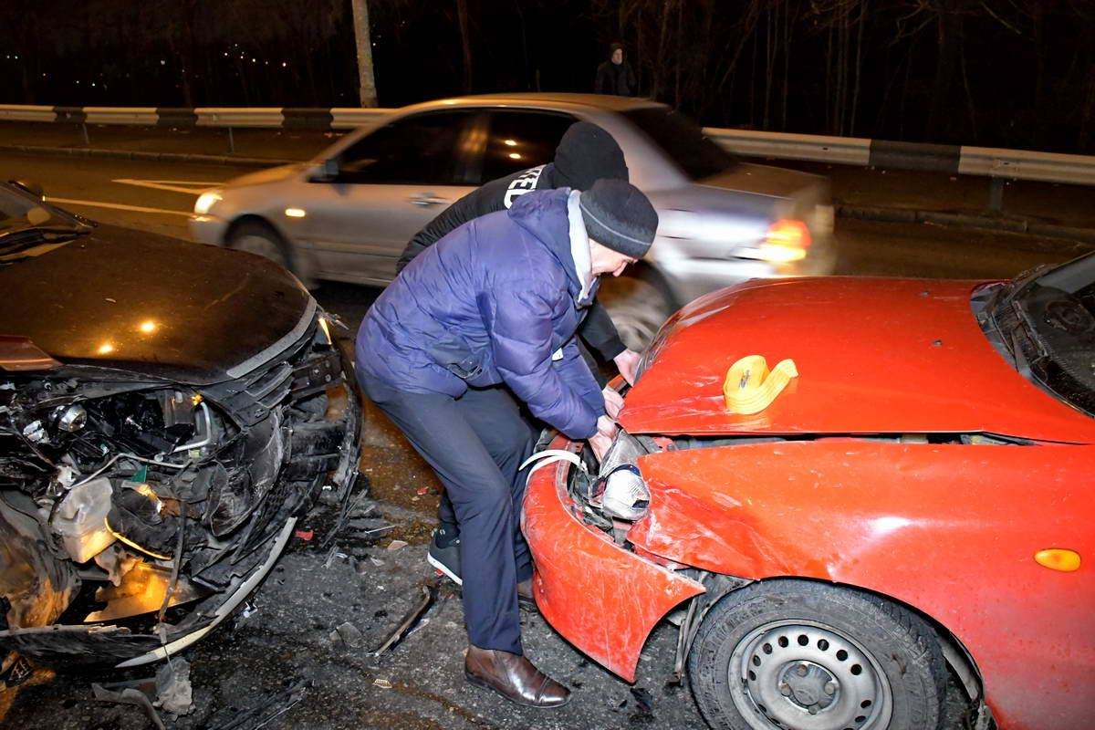 Водители самостоятельно пытались "привести в чувства" свои машины 
