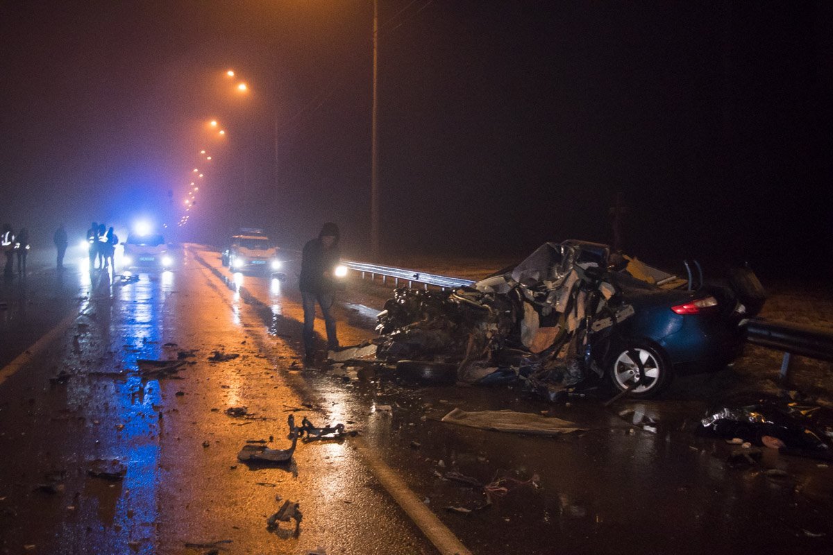 У Renault Fluence полностью разбита передняя часть