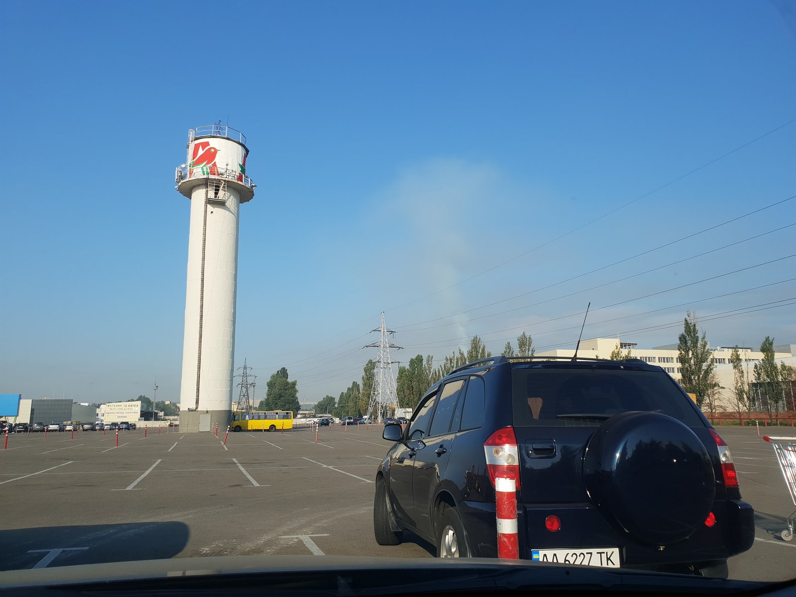 Жители наблюдают смог в разных районах Киева