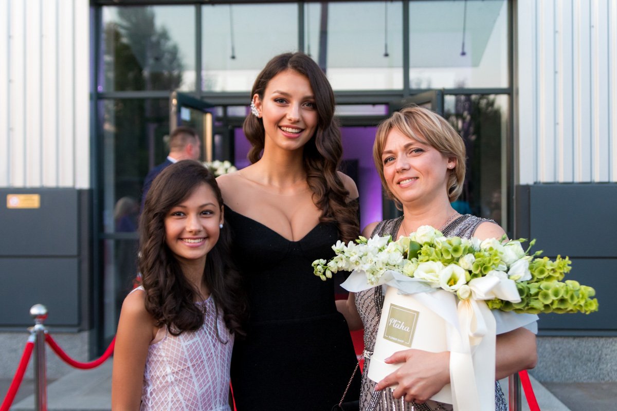 Полина Ткач с семьей 