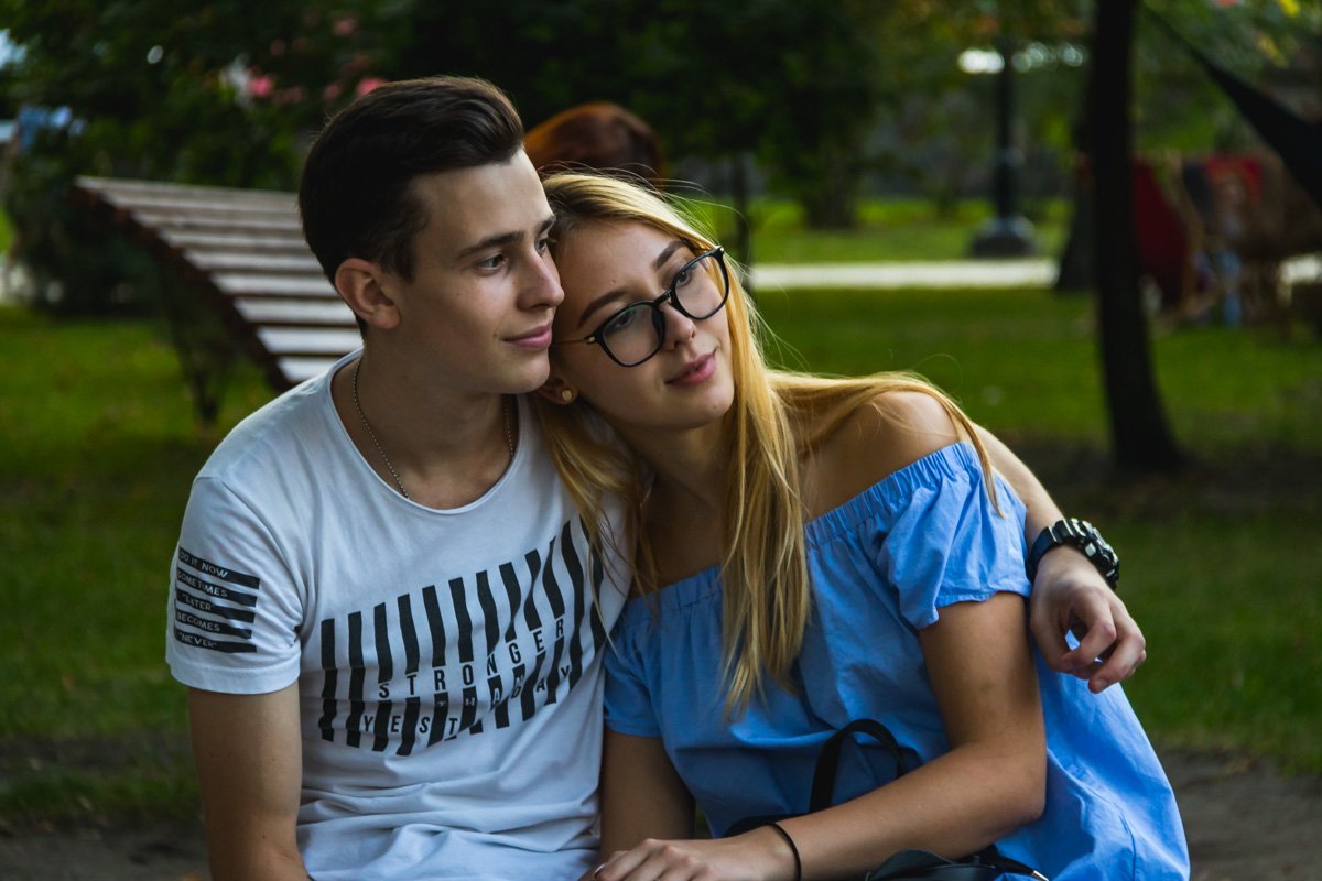 Влюбленные думают о планах на эти выходные 