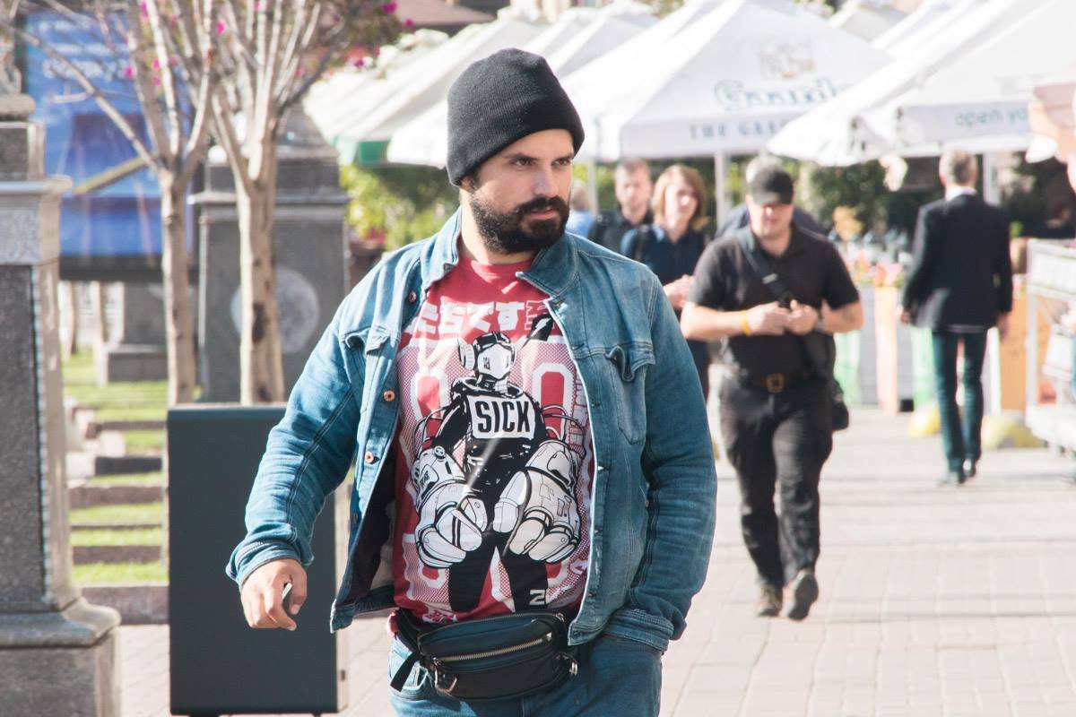 Маму слушать надо, и шапку надевать надо