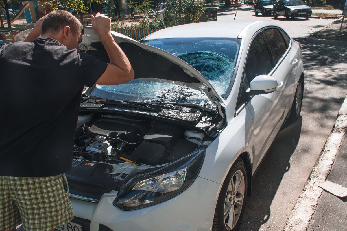 Так ревнивец мстил за то что девушка его бросила
